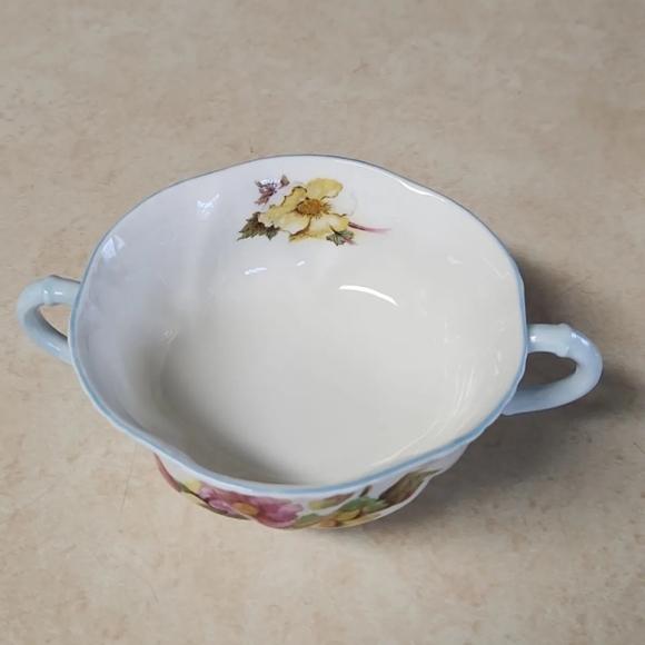 Vtg Shelley Dainty Fine Bone China Begonia Cream Soup Bowl and Plate - Picture 4 of 14